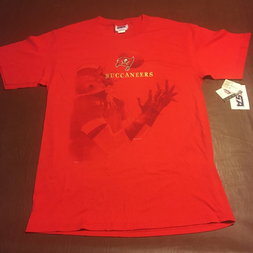 NWT 1997 Bucs Graphic Tee L